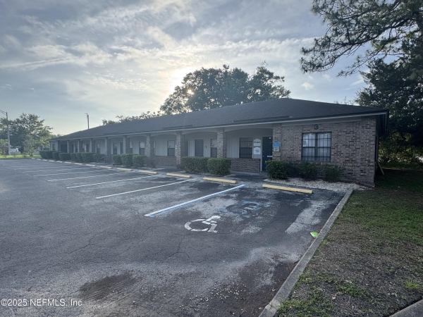 Listing Image #2 - Office for sale at 550 N Balmoral Circle, Jacksonville FL 32218