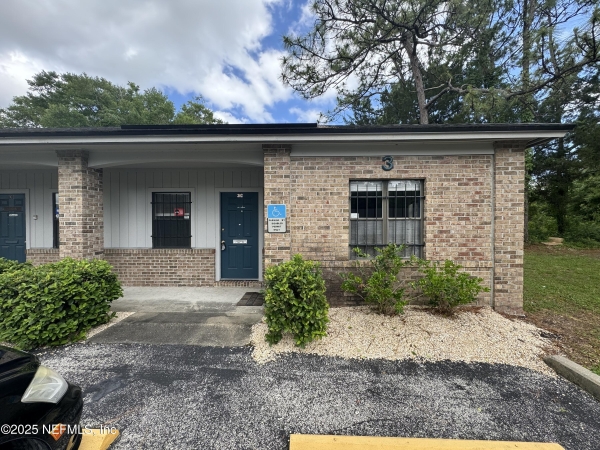 Listing Image #3 - Office for sale at 550 N Balmoral Circle, Jacksonville FL 32218