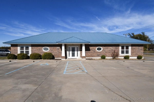 Listing Image #1 - Others for sale at 455 W Ruth Avenue, Sallisaw OK 74955