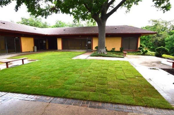 Listing Image #2 - Industrial for sale at 2241 Peggy Lane C, Garland TX 75042