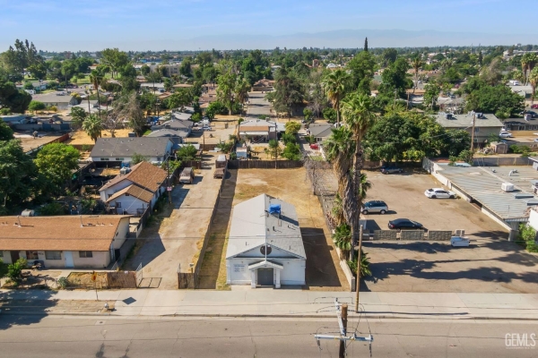 Listing Image #1 - Others for sale at 1001 8th Street, Bakersfield CA 93304