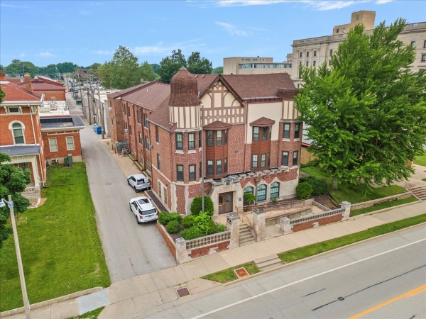 Listing Image #1 - Office for sale at 615 S 2nd St, Springfield IL 62704