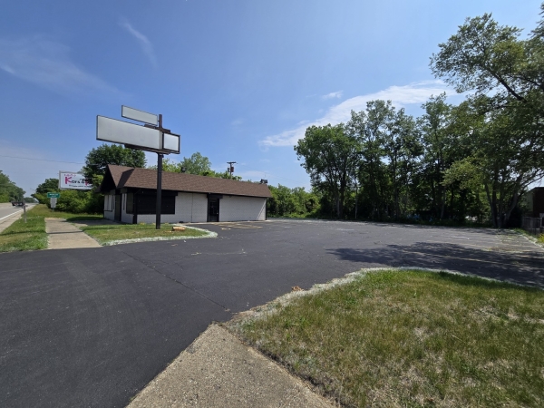 Listing Image #2 - Retail for sale at 1245 S Lewis Avenue, Waukegan IL 60085