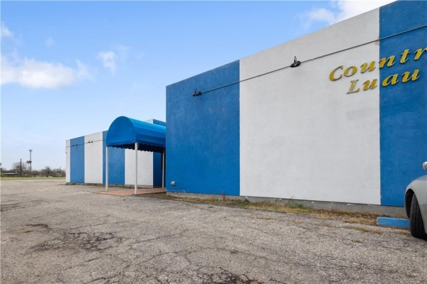 Listing Image #1 - Industrial for sale at 115 S University Blvd., Kingsville TX 78363