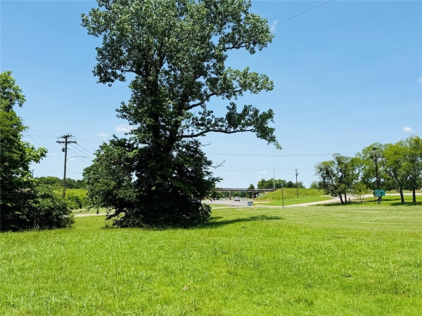Listing Image #3 - Others for sale at 1104 O'Neal St, Commerce TX 75428