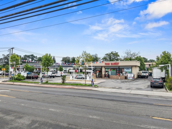 Listing Image #2 - Others for sale at 257 Bay Shore Road, Deer Park NY 11729
