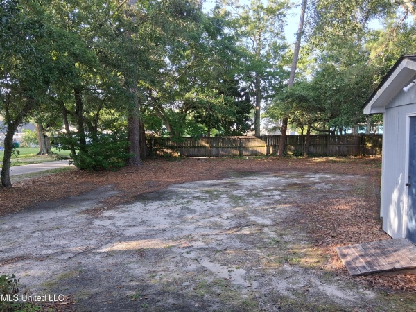 Listing Image #3 - Others for sale at 2128 Ingalls Avenue, Pascagoula MS 39567