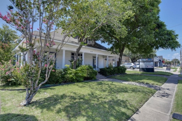 Listing Image #2 - Others for sale at 609 Ferris Avenue, Waxahachie TX 75165
