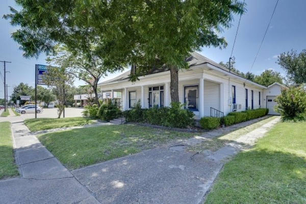 Listing Image #3 - Others for sale at 609 Ferris Avenue, Waxahachie TX 75165