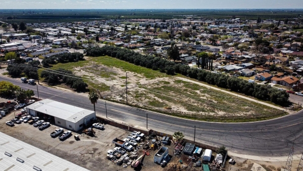 Listing Image #1 - Land for sale at Vernon Avenue, Lindsay CA 93247