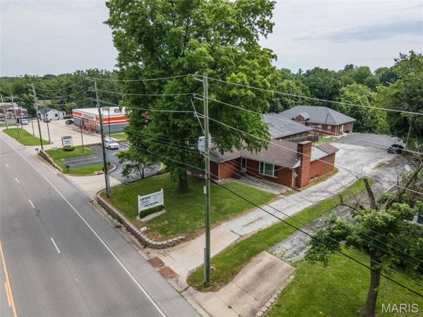 Listing Image #2 - Retail for sale at 2907 Godfrey Road, Godfrey IL 62035