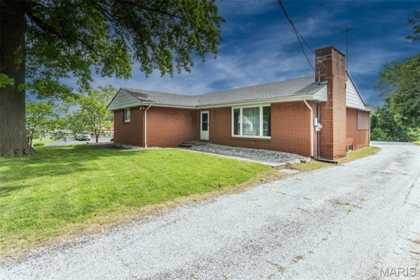 Listing Image #3 - Retail for sale at 2907 Godfrey Road, Godfrey IL 62035