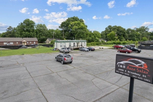 Listing Image #1 - Retail for sale at 2600 east broadway, West Memphis AR 72301