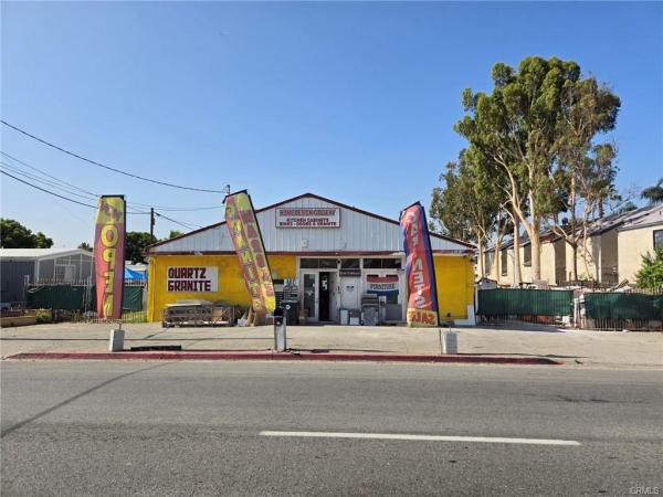 Listing Image #2 - Others for sale at 18189 Valley Boulevard, Bloomington CA 92316