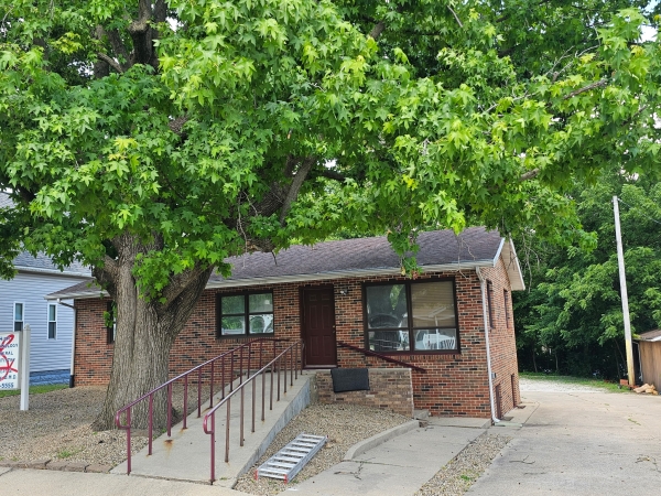 Listing Image #2 - Others for sale at 235 North Broad Street, Hillsboro IL 62049
