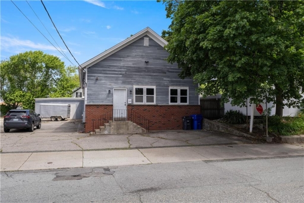 Listing Image #2 - Others for sale at 129 Warren, Pawtucket RI 02860