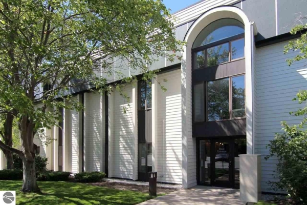 Listing Image #2 - Office for sale at 900 E Front Street, Traverse City MI 49686