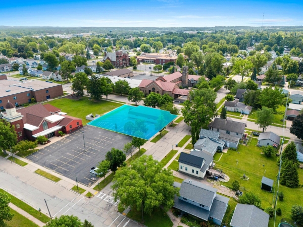 Listing Image #2 - Others for sale at 712 S Pearl Street, New London WI 54961
