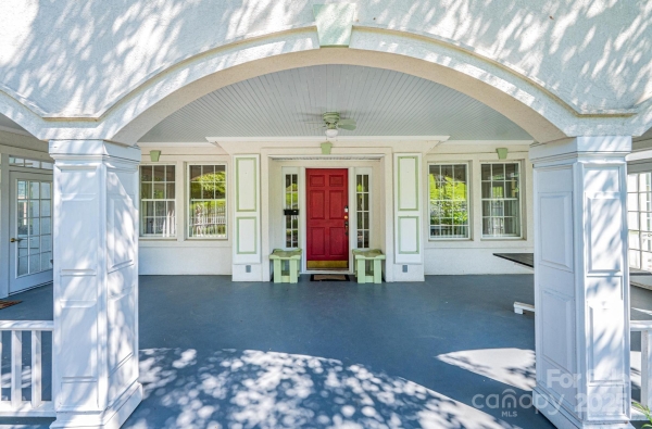 Listing Image #2 - Office for sale at 1010 College Avenue Sw, Lenoir NC 28645