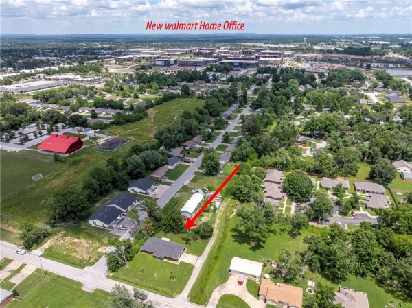 Listing Image #1 - Industrial for sale at 1011 SE C Street, Bentonville AR 72712