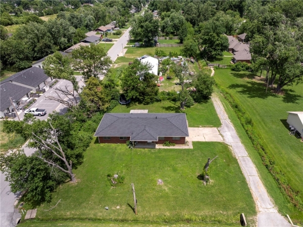 Listing Image #3 - Industrial for sale at 1011 SE C Street, Bentonville AR 72712