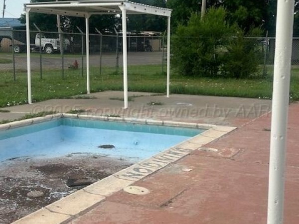 Listing Image #3 - Industrial for sale at 200 Collins and 3rd & Collins, Claude TX 79019
