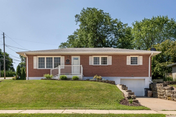 Listing Image #1 - Others for sale at 3006 Westmore Drive, Dubuque IA 52001