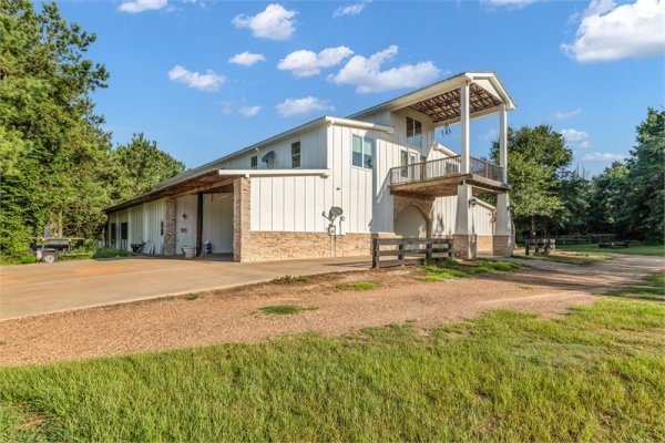 Listing Image #3 - Others for sale at 719 Turkey Creek Drive, Livingston TX 77351
