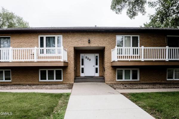 Listing Image #1 - Multi-family for sale at 223 5th Avenue, Jamestown ND 58401