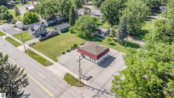 Listing Image #3 - Others for sale at 725 E Center, Ithaca MI 48847