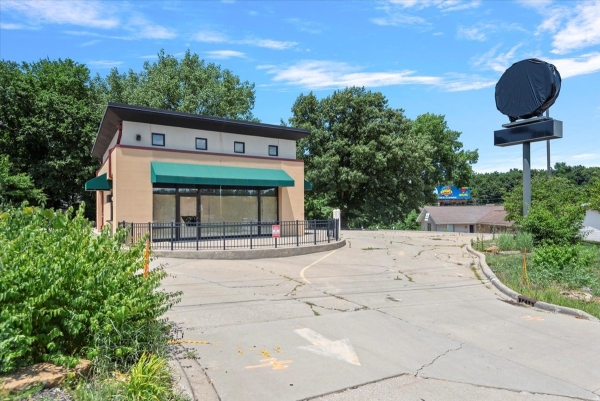 Listing Image #3 - Retail for sale at 2003 W Monroe St, Springfield IL 62704