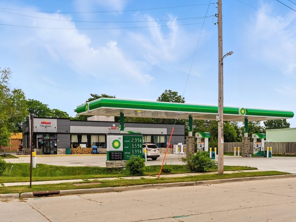 Listing Image #1 - Retail for sale at 1441 N 26th St, Sheboygan WI 53081