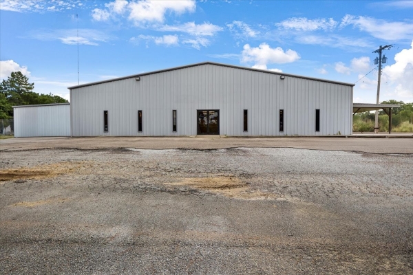 Listing Image #1 - Others for sale at 1132 FM 10, Carthage TX 75633