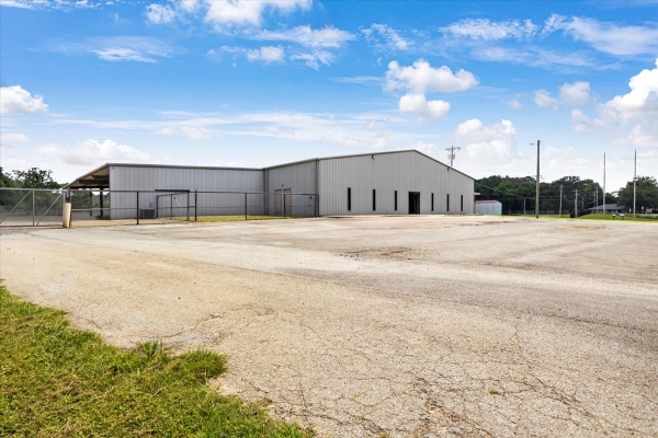 Listing Image #2 - Others for sale at 1132 FM 10, Carthage TX 75633