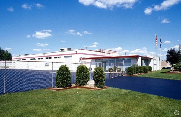 Listing Image #2 - Industrial for sale at 31666 W 8 Mile rd, Farmington Hills MI 48336