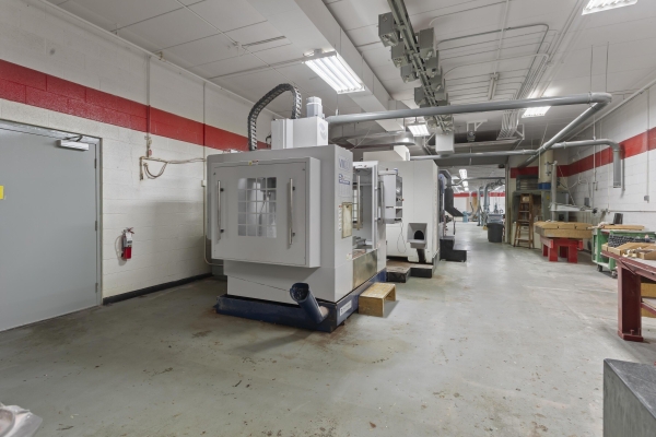 Listing Image #3 - Industrial for sale at 31666 W 8 Mile rd, Farmington Hills MI 48336