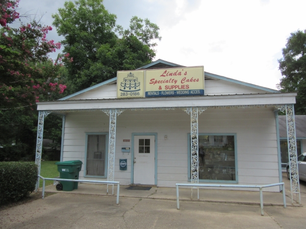 Listing Image #1 - Retail for sale at 812 McCreight Street, Bastrop LA 71220