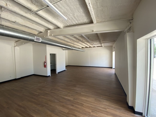 Listing Image #2 - Retail for sale at 901 W Hart Ave, Pasadena TX 77506