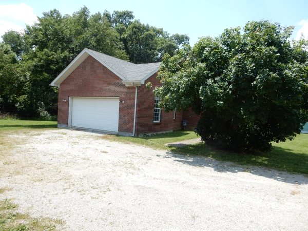 Listing Image #3 - Others for sale at 219 W Hebron Lane, Shepherdsville KY 40165