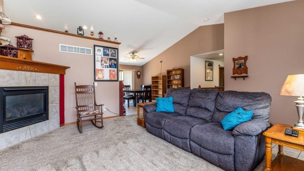 Listing Image #3 - Others for sale at 2429 Whitetail Drive, Asbury IA 52002