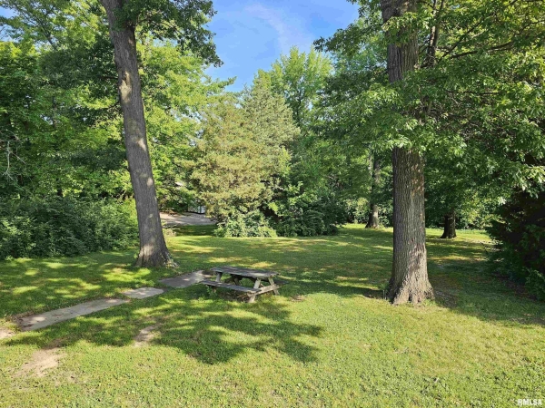 Listing Image #3 - Others for sale at 2006 BROADWAY, Mt Vernon IL 62864