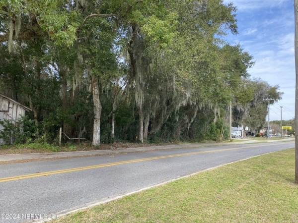 Listing Image #1 - Land for sale at 605 N Summit St, Crescent City FL 32112
