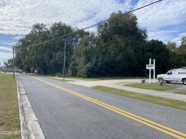 Listing Image #2 - Land for sale at 605 N Summit St, Crescent City FL 32112