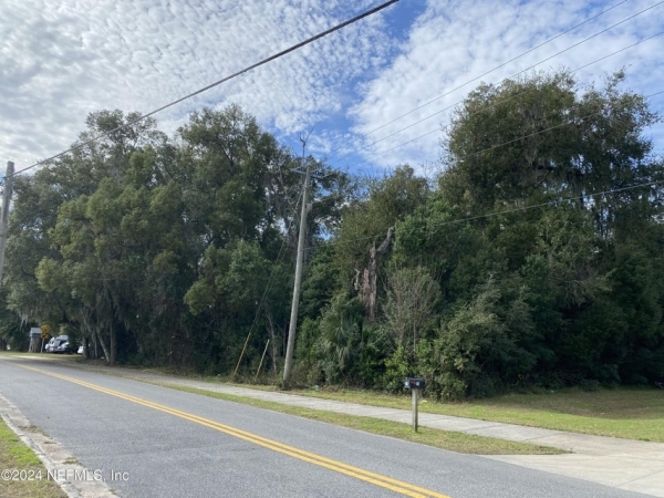 Listing Image #3 - Land for sale at 605 N Summit St, Crescent City FL 32112
