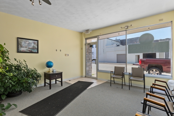 Listing Image #3 - Office for sale at 111 Kirkham, Litchfield IL 62056