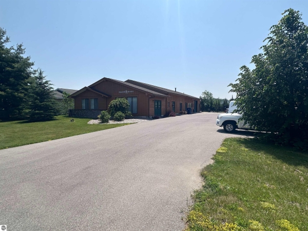 Listing Image #3 - Office for sale at 868 Robinwood Court, Traverse City MI 49686