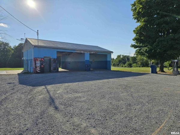 Listing Image #1 - Others for sale at 406 N 7TH Street, Dahlgren IL 62828