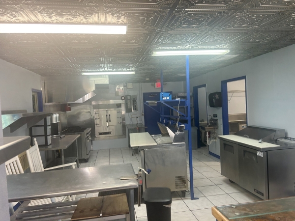 Listing Image #2 - Retail for sale at 413 Elm St, Welaka FL 32193