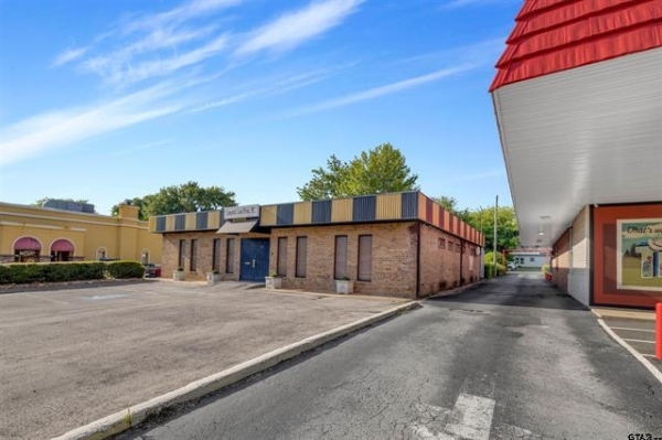 Listing Image #3 - Office for sale at 228 W Broad, Mineola TX 75773