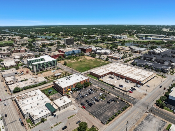 Listing Image #2 - Office for sale at 401 S 3rd St, Waco TX 76706